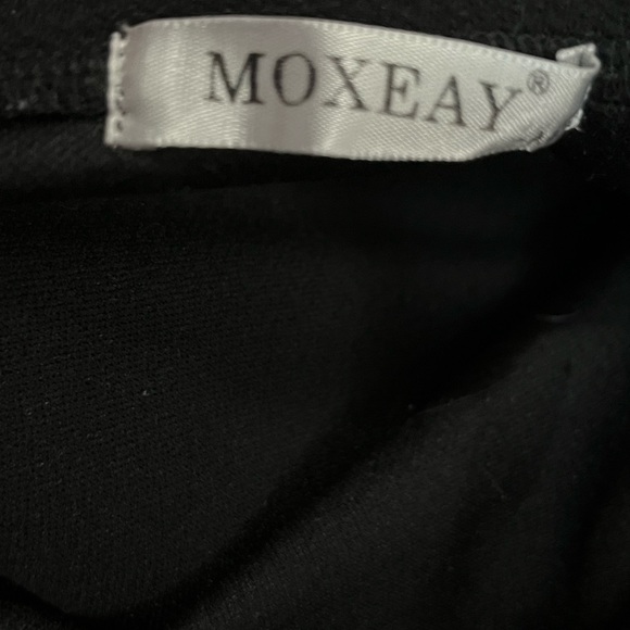 black skater skirt - Picture 2 of 4